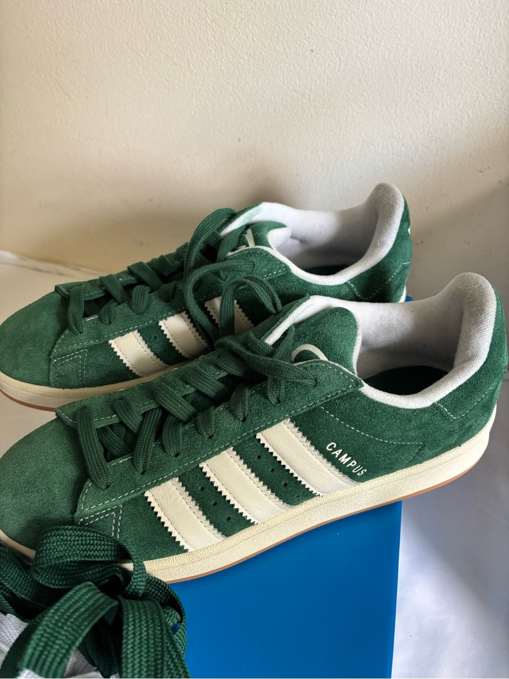 NEW adidas Green Suede Campus Trainers with White Stripes Men’s size 10